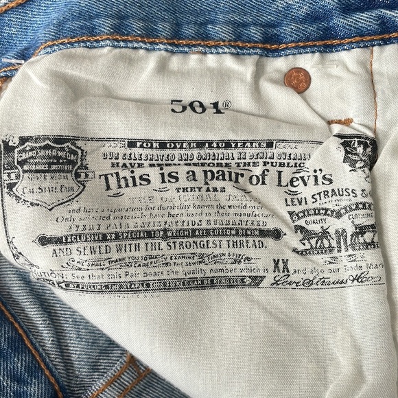 501 high rise LEVI’S shorts - Picture 7 of 8